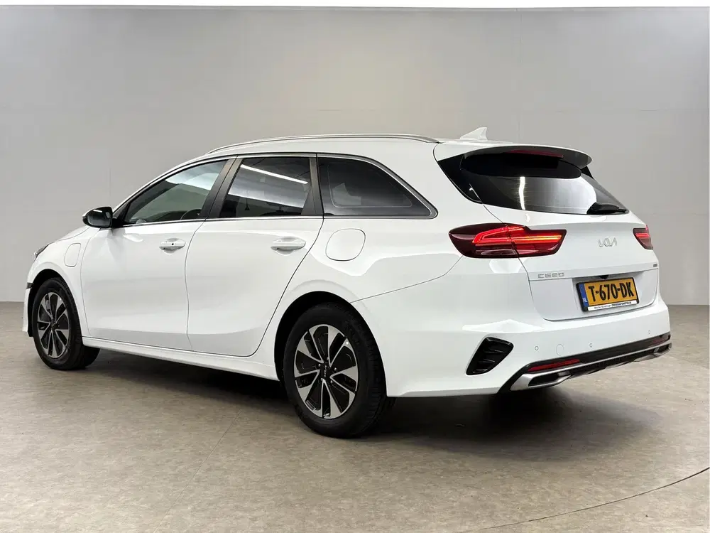Kia Ceed 1.6 GDI PHEV DynamicLine uit 2023, foto 3