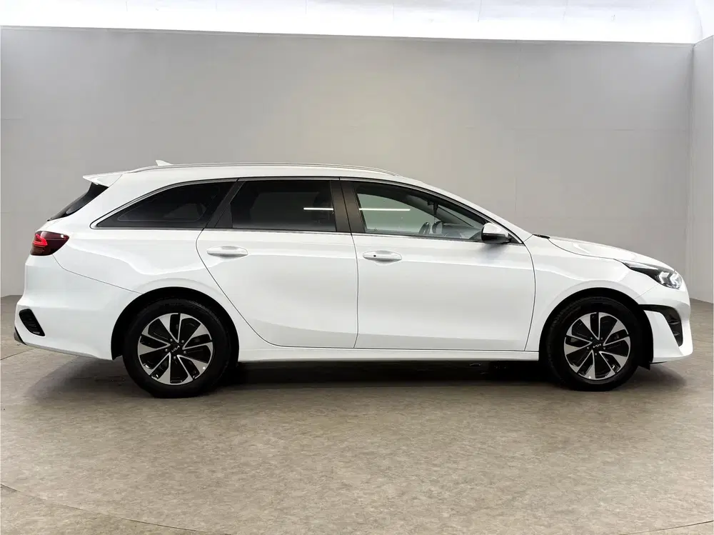 Kia Ceed 1.6 GDI PHEV DynamicLine uit 2023, foto 9