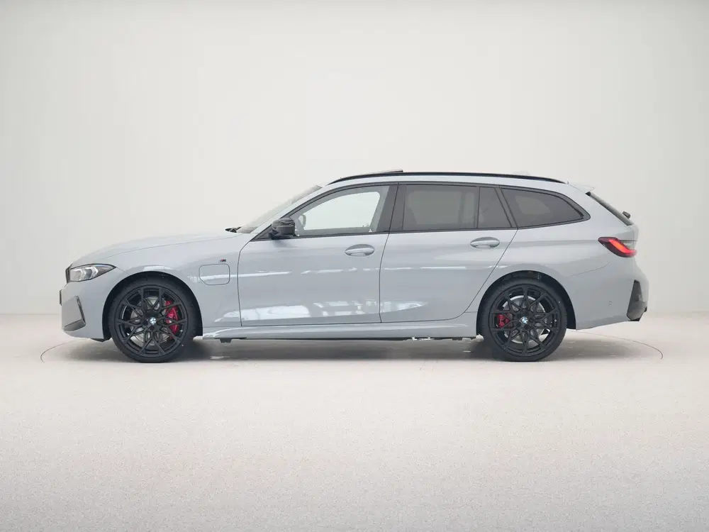 BMW 3-serie 330e Touring M Sport Pro uit 2026, foto 12