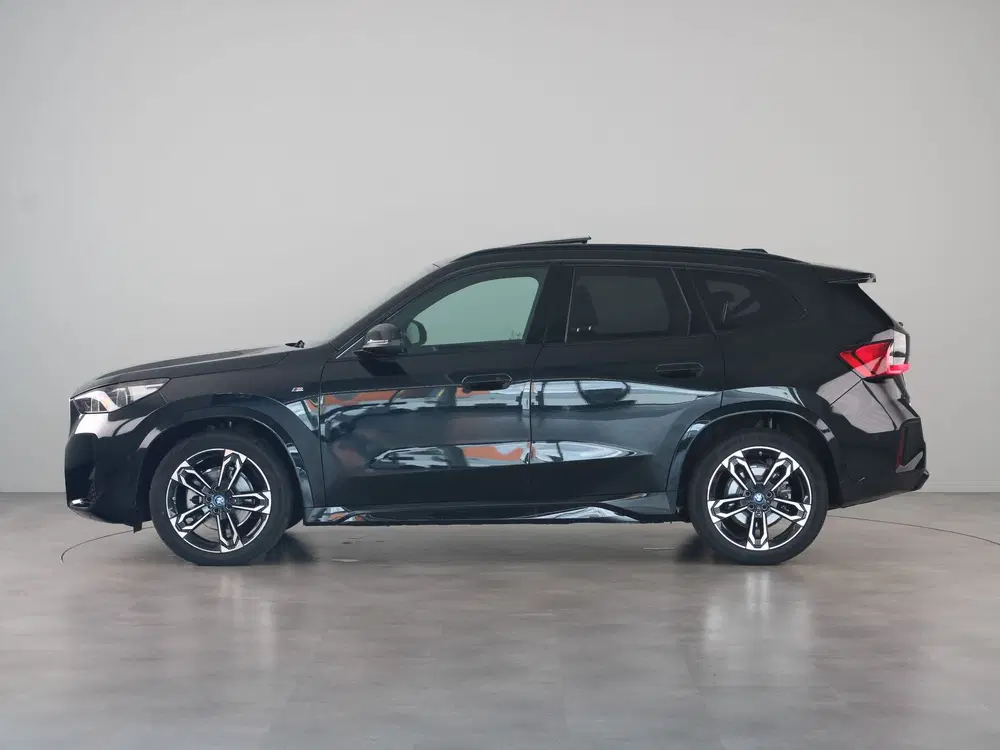 BMW iX1 eDrive20 M Sport uit 2025, foto 12