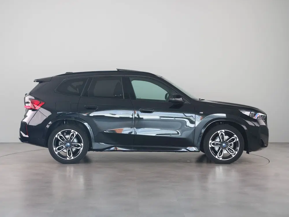 BMW iX1 eDrive20 M Sport uit 2025, foto 8