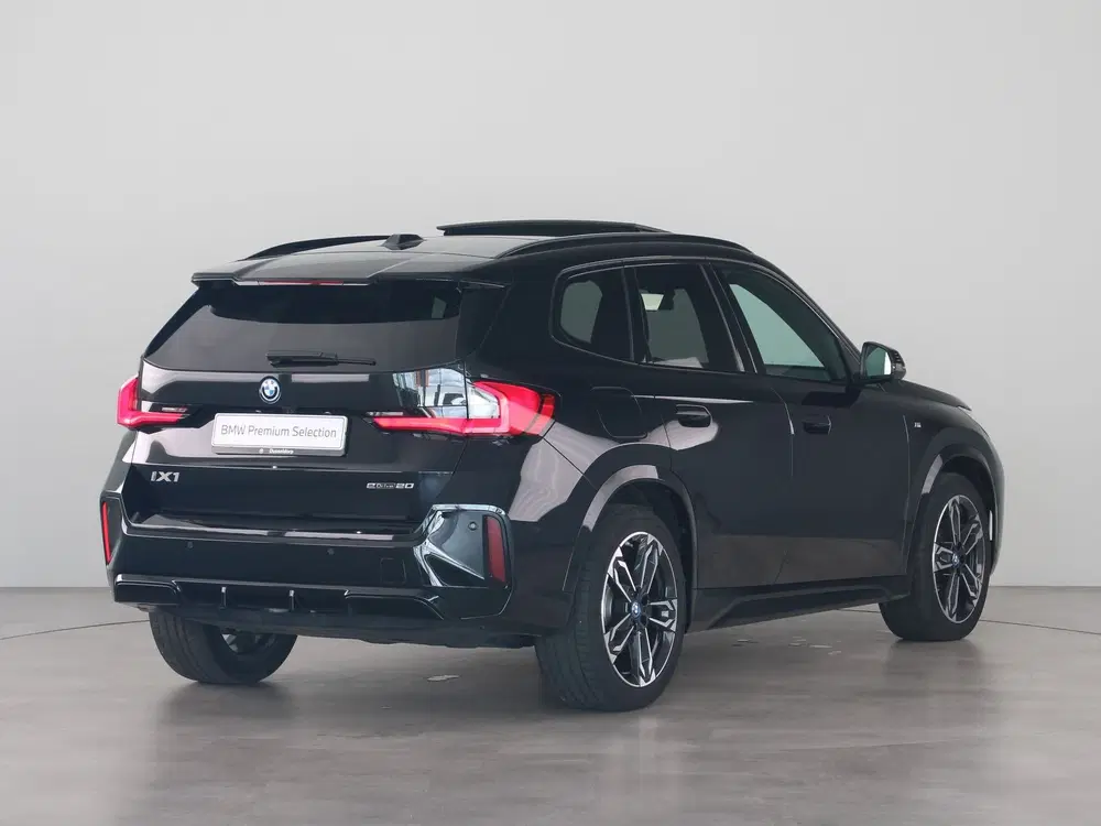 BMW iX1 eDrive20 M Sport uit 2025, foto 9