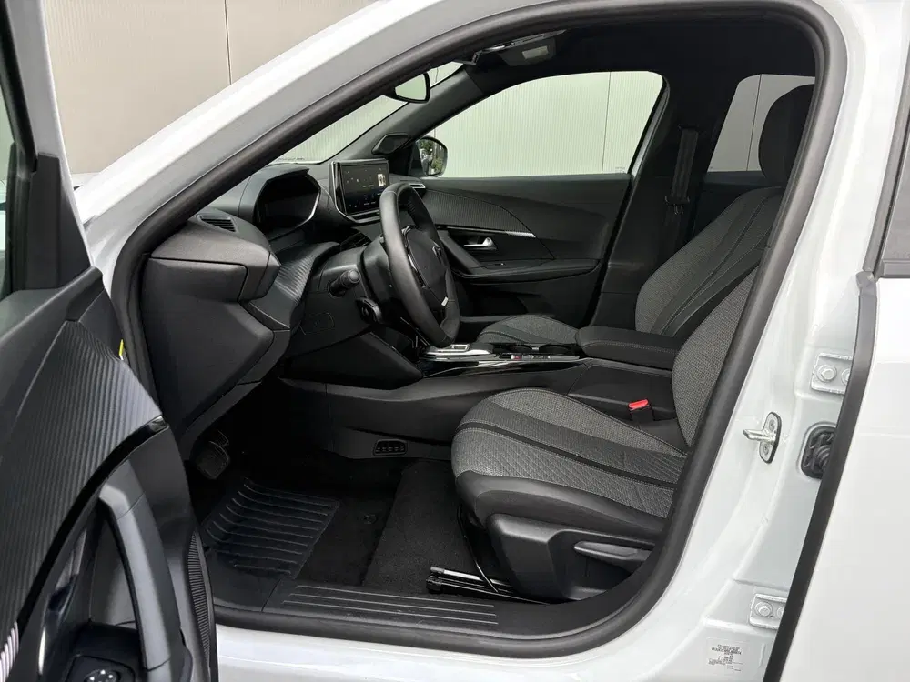 Peugeot 2008 EV Allure 54 kWh Parkeerhulp uit 2025, foto 6