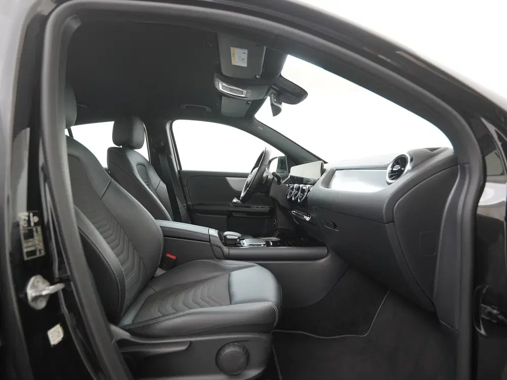 Mercedes-Benz GLA 250e Business Line uit 2022, foto 3