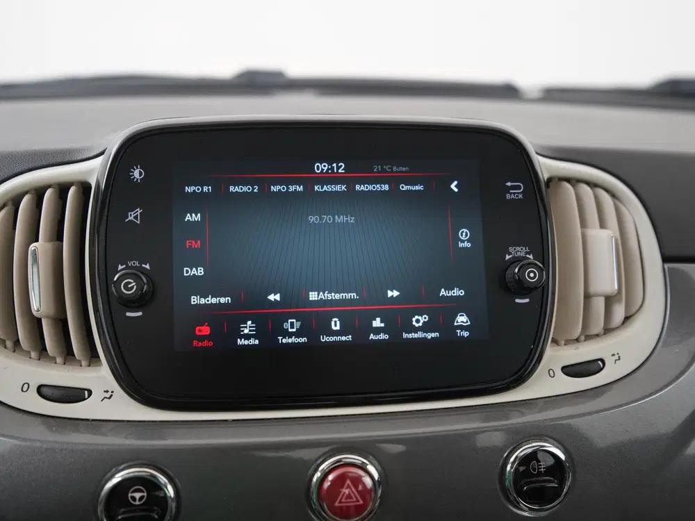 Fiat 500 1.0 Hybrid Dolcevita uit 2022, foto 12