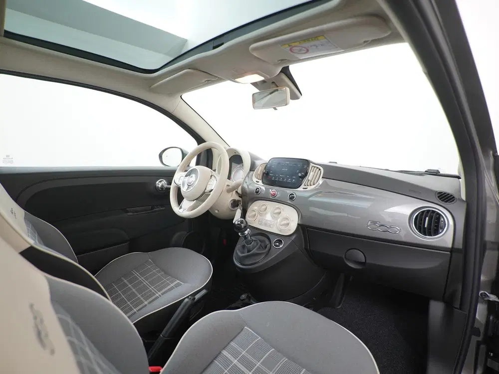 Fiat 500 1.0 Hybrid Lounge uit 2020, foto 2