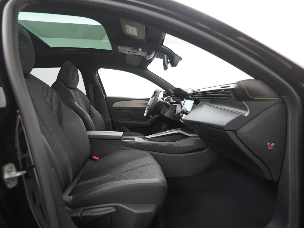 Peugeot 308 1.2 Hybrid 145 e-DCS6 GT uit 2024, foto 3