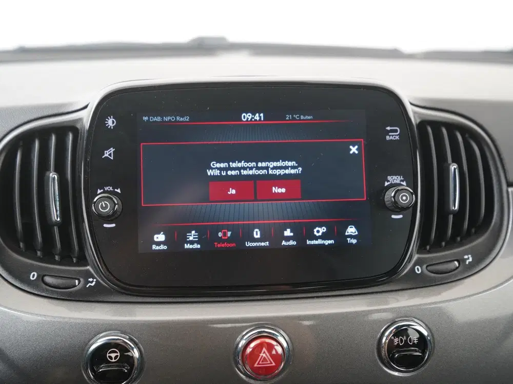 Fiat 500 1.0 Hybrid uit 2023, foto 14