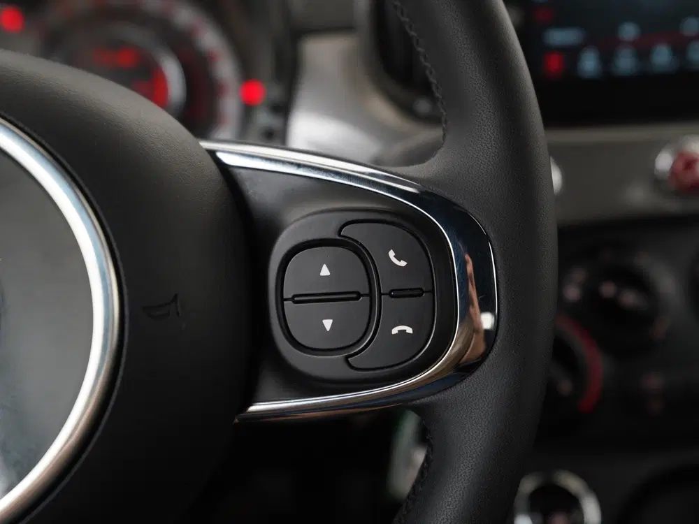 Fiat 500 1.0 Hybrid uit 2023, foto 9