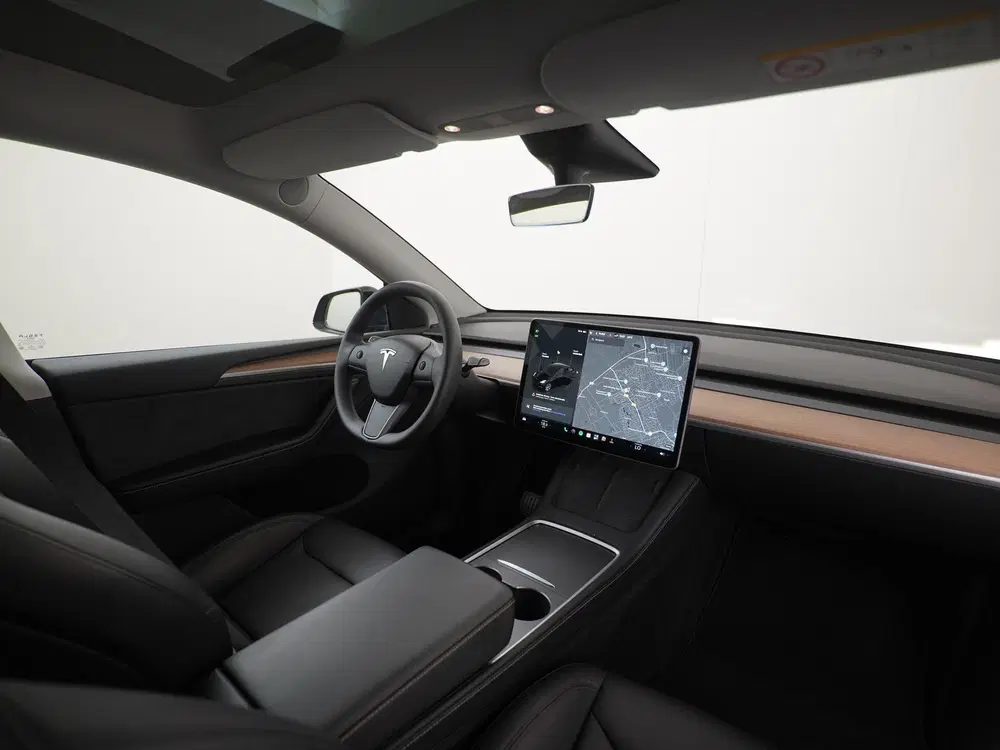 Tesla Model Y RWD 58 kWh uit 2024, foto 2