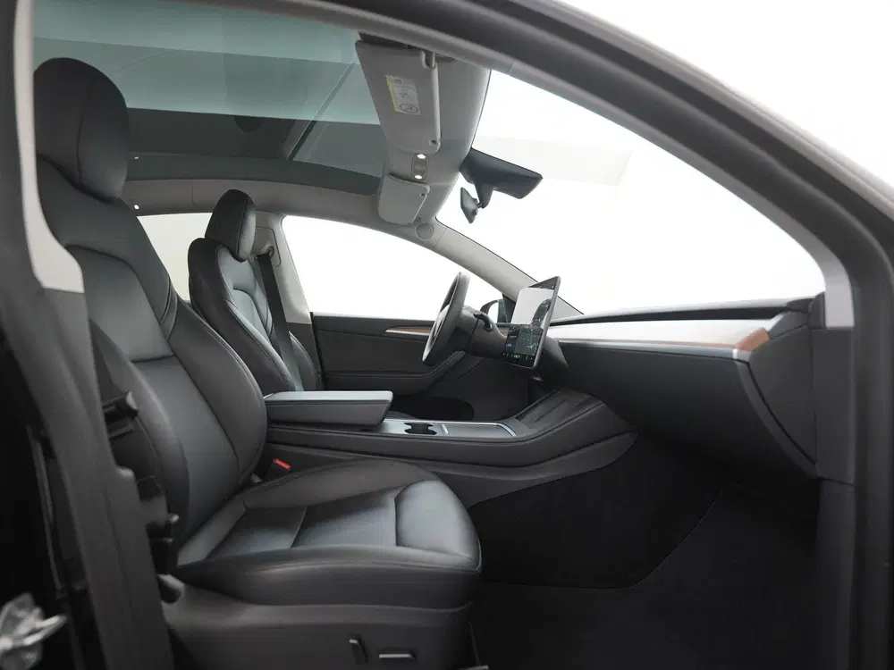 Tesla Model Y RWD 58 kWh uit 2024, foto 3