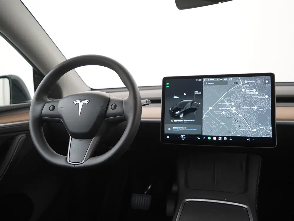 Tesla Model Y RWD 58 kWh uit 2024, foto 6