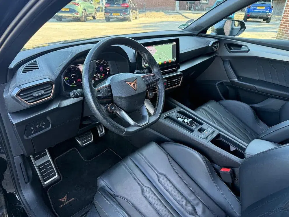 Cupra Leon 1.4 e-Hybrid 245PK VZ Copper Edition CUP N uit 2022, foto 2