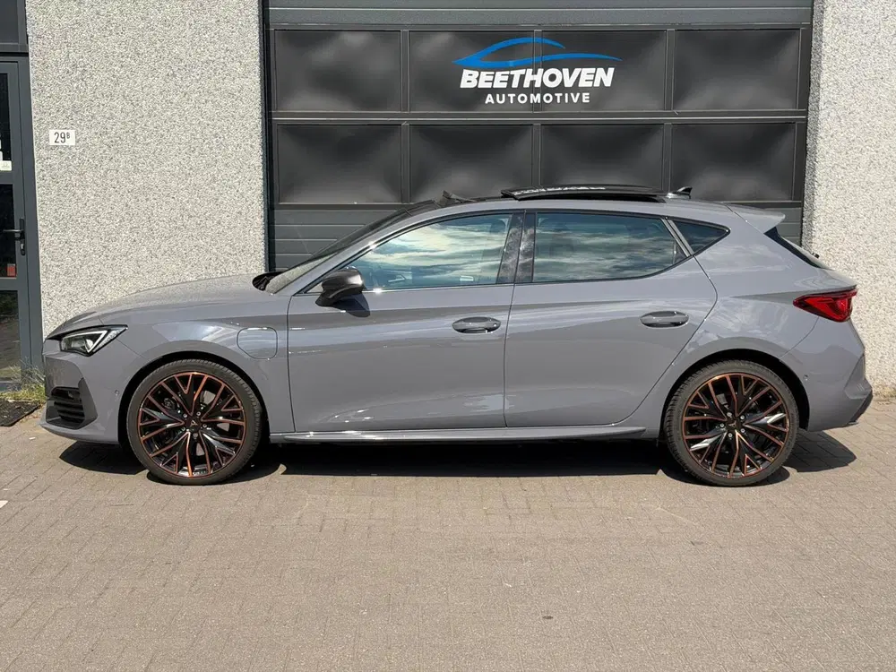 Cupra Leon 1.4 e-Hybrid VZ Copper Edition Pano Keyles uit 2021, foto 2