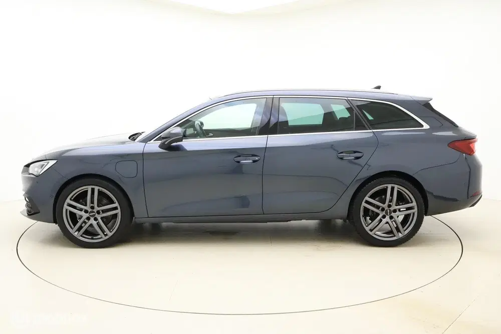SEAT Leon 1.4 TSI eHybrid PHEV uit 2021, foto 2