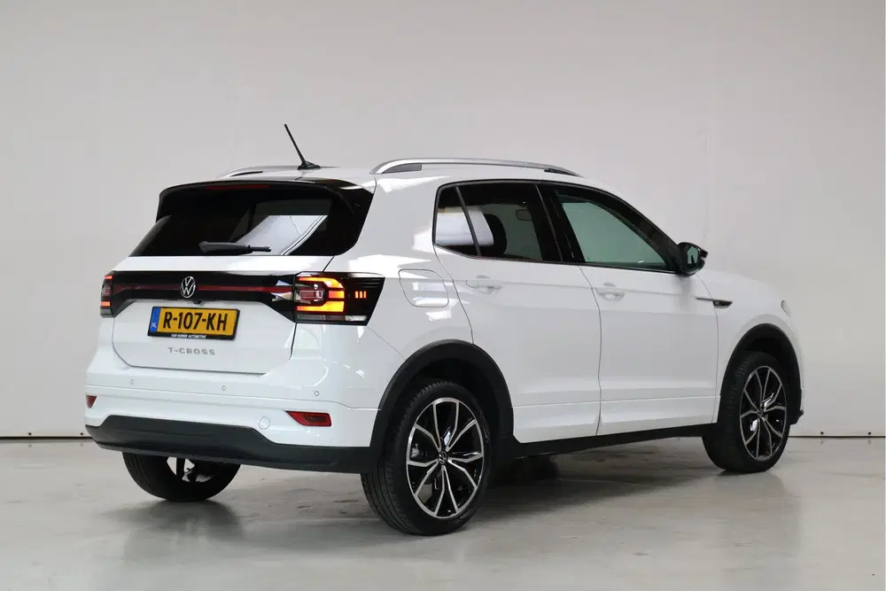 Volkswagen T-Cross 1.0 TSI Style Business R uit 2022, foto 2