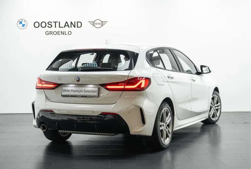 BMW 1-serie 118i Executive M Sport Automaat uit 2022, foto 3