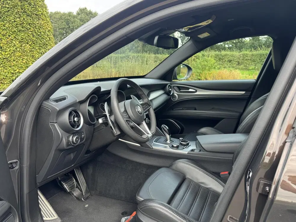 Alfa Romeo Stelvio 2.0t Q4 280pk uit 2019, foto 12