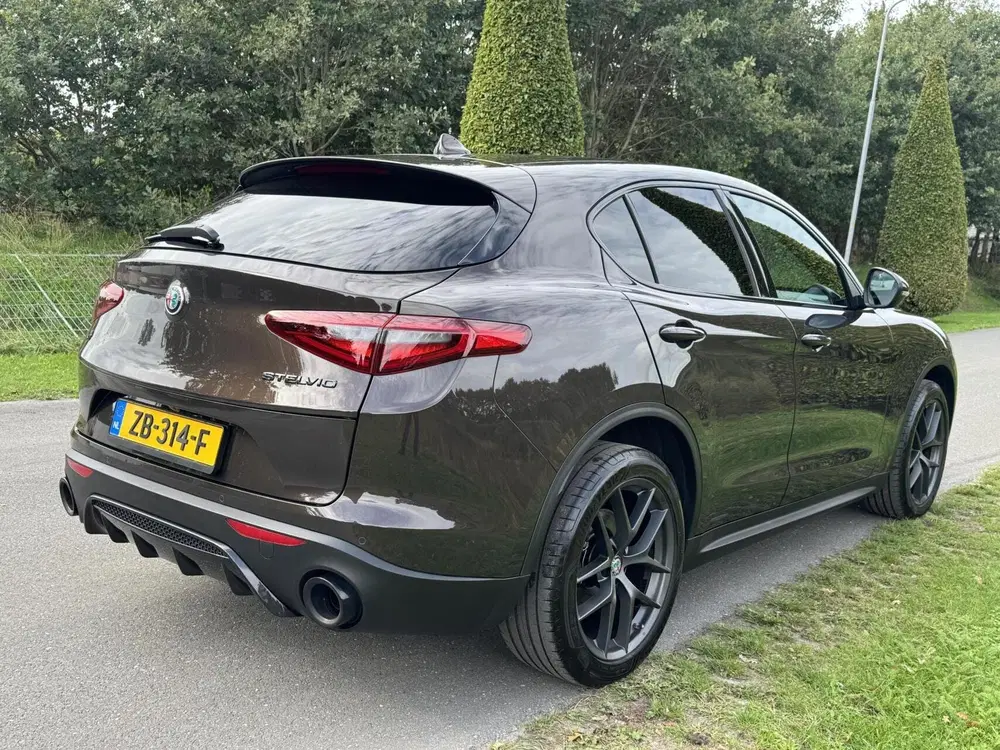 Alfa Romeo Stelvio 2.0t Q4 280pk uit 2019, foto 5