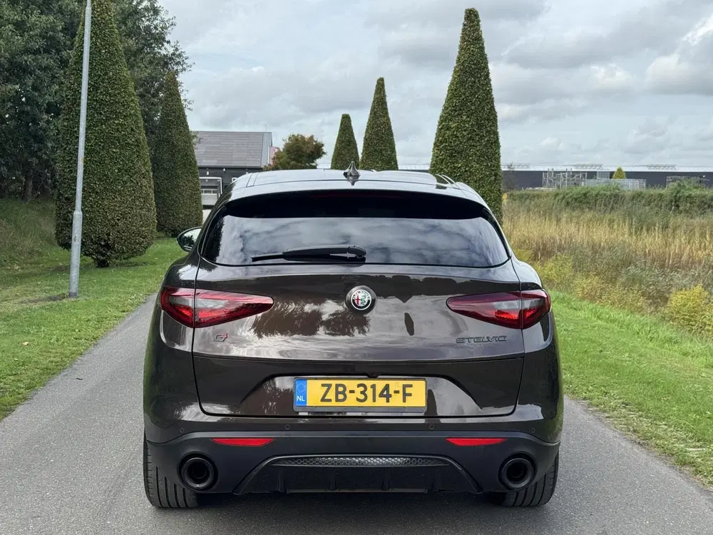 Alfa Romeo Stelvio 2.0t Q4 280pk uit 2019, foto 6