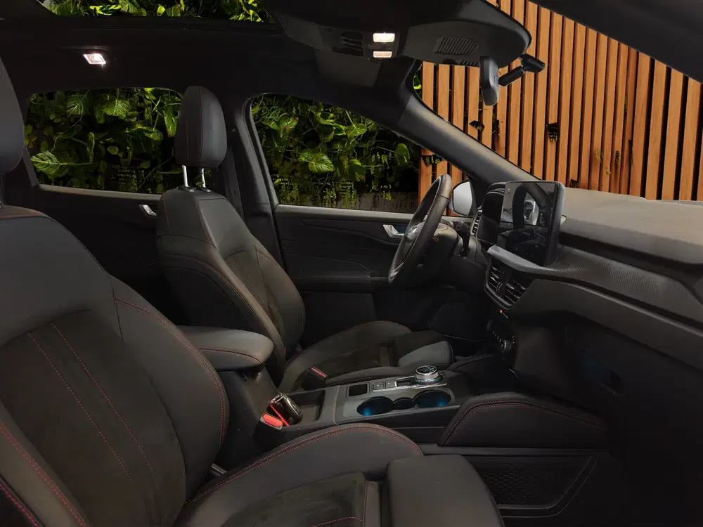Ford Kuga 2.5 PHEV ST-Line X uit 2025, foto 3