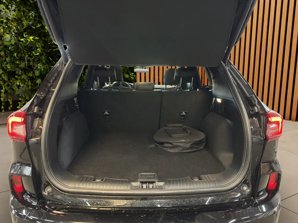 Ford Kuga 2.5 PHEV ST-Line X uit 2025, foto 8