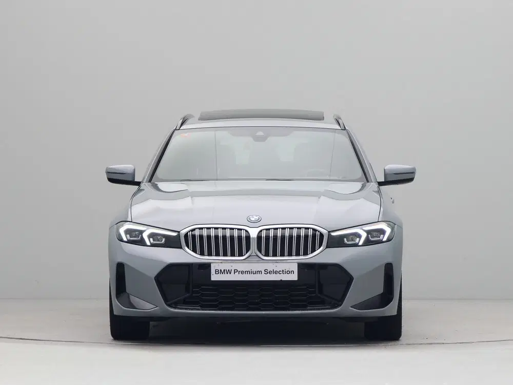 BMW 3-serie 330e Touring M Sport uit 2025, foto 6