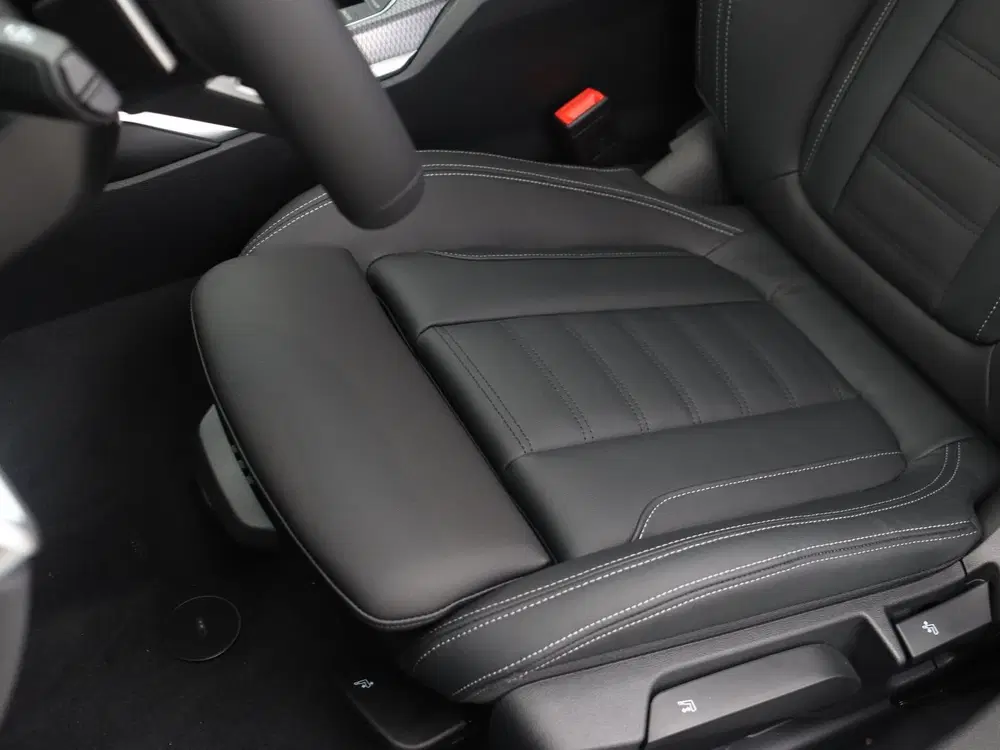 BMW 3-serie 330e Touring M Sport Pro uit 2026, foto 15