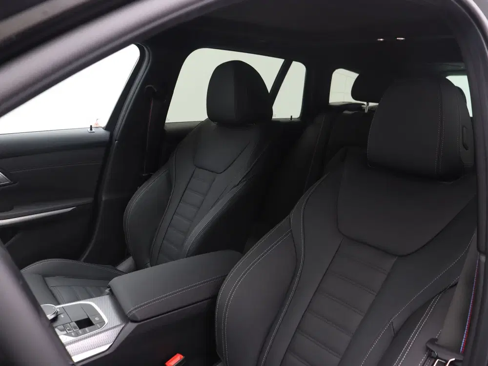 BMW 3-serie 330e Touring M Sport Pro uit 2026, foto 5