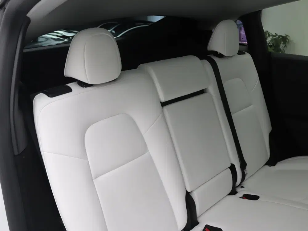 Tesla Model Y Performance 534pk AWD 90.9% SoH [ TREKHAAK uit 2023, foto 14
