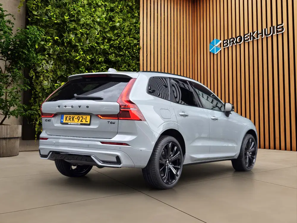 Volvo XC60 2.0 T6 AWD Recharge Black Edition uit 2026, foto 2