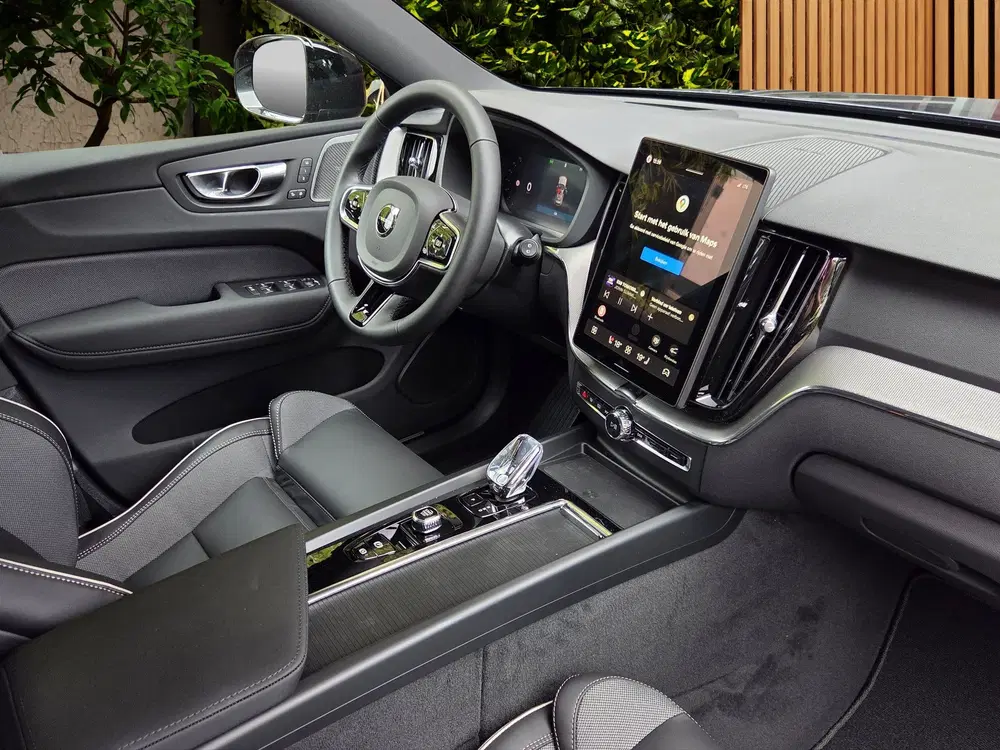 Volvo XC60 2.0 T6 AWD Recharge Black Edition uit 2026, foto 3
