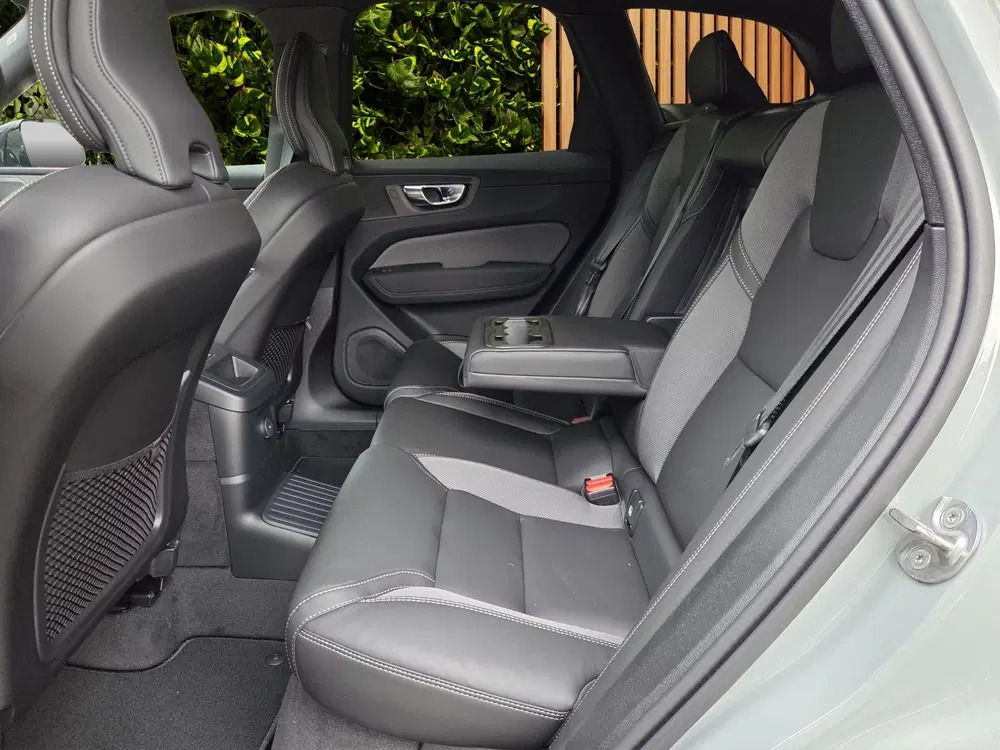 Volvo XC60 2.0 T6 AWD Recharge Black Edition uit 2026, foto 7