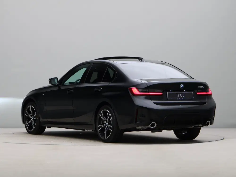 BMW 3-serie 330e Sedan M Sport uit 2026, foto 7