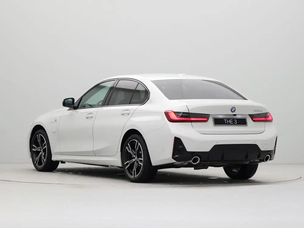 BMW 3-serie 330e Sedan M Sport uit 2026, foto 11