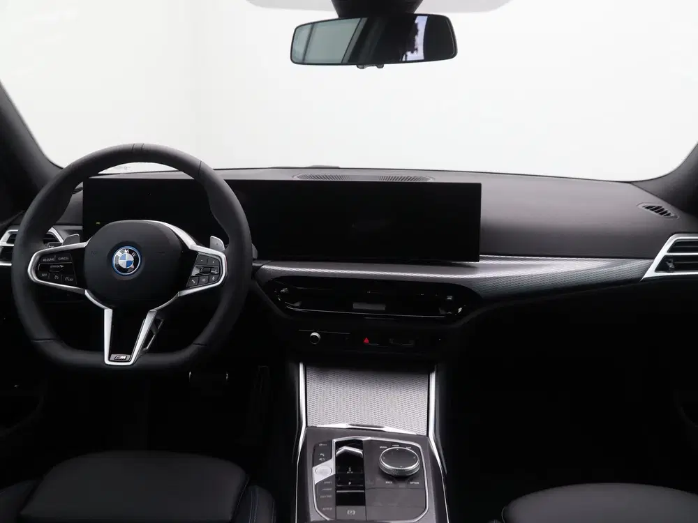 BMW 3-serie 330e Sedan M Sport uit 2026, foto 13