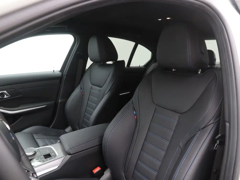 BMW 3-serie 330e Sedan M Sport uit 2026, foto 5