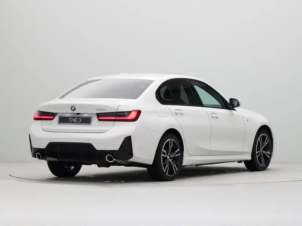 BMW 3-serie 330e Sedan M Sport uit 2026, foto 9