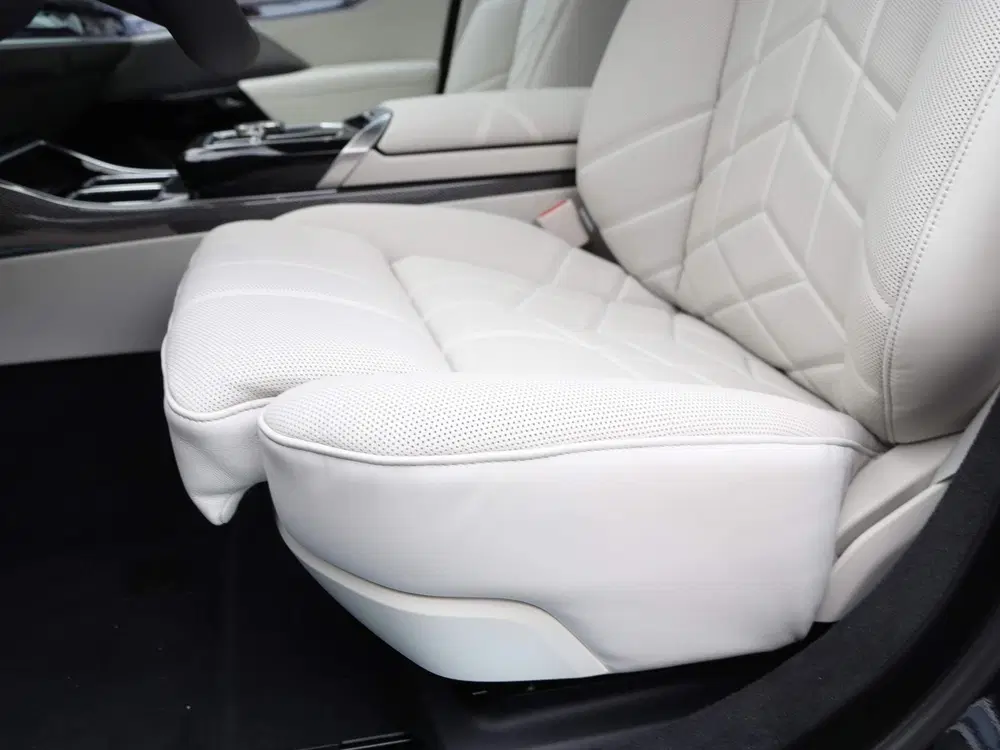 BMW i7 xDrive60 Privilege Edition M Sport Pro 106 uit 2026, foto 15