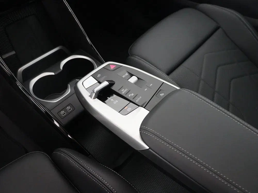 BMW iX1 eDrive20 67 kWh M Sport Edition (bj 2026 uit 2026, foto 13