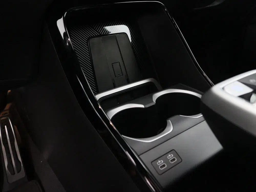 BMW iX1 eDrive20 67 kWh M Sport Edition (bj 2026 uit 2026, foto 14