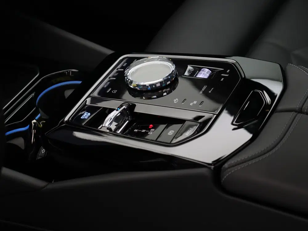 BMW i5 Touring M60 xDrive 84 kWh SoH 97 uit 2025, foto 10