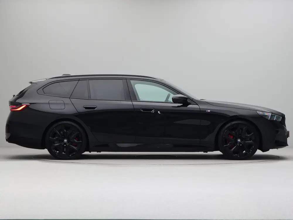 BMW i5 Touring M60 xDrive 84 kWh SoH 97 uit 2025, foto 4