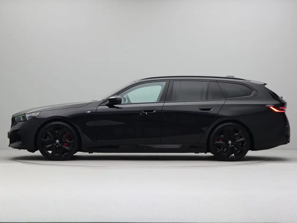 BMW i5 Touring M60 xDrive 84 kWh SoH 97 uit 2025, foto 8