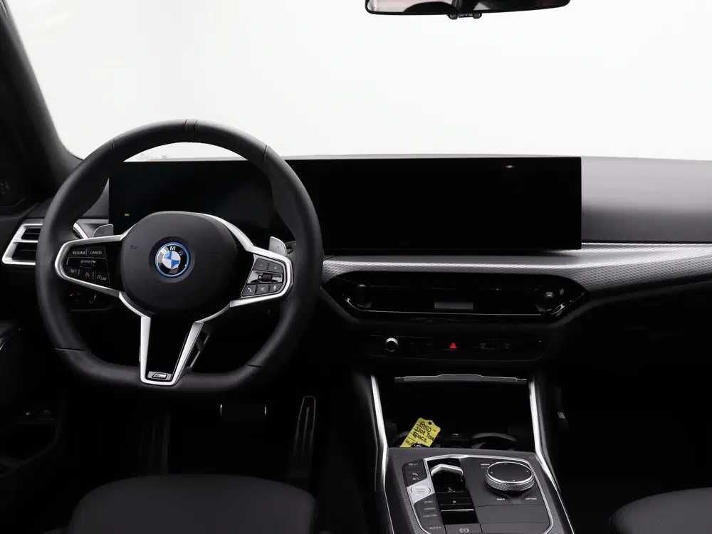 BMW 3-serie 330e Touring M Sport Pro uit 2025, foto 12