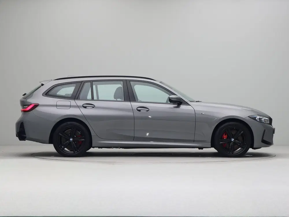 BMW 3-serie 330e Touring M Sport Pro uit 2025, foto 7