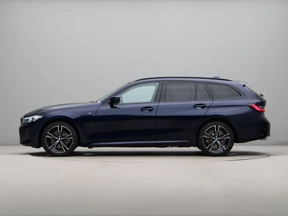 BMW 3-serie 330e Touring M Sportpakket uit 2025, foto 12
