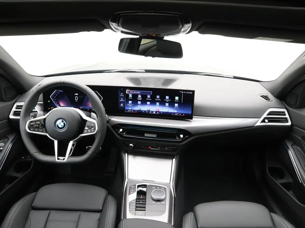 BMW 3-serie 330e Touring M Sportpakket uit 2025, foto 13