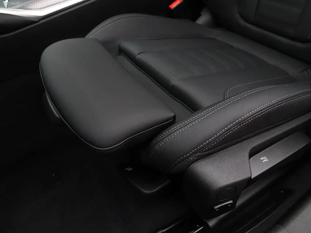BMW 3-serie 330e Touring M Sportpakket uit 2025, foto 14