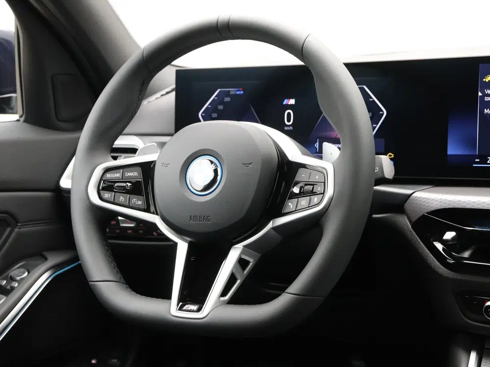 BMW 3-serie 330e Touring M Sportpakket uit 2025, foto 2